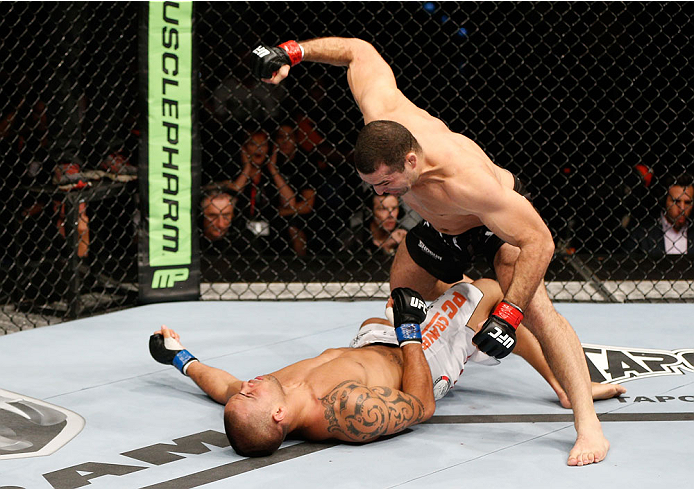 UFC官方2013年十佳KO比赛图集