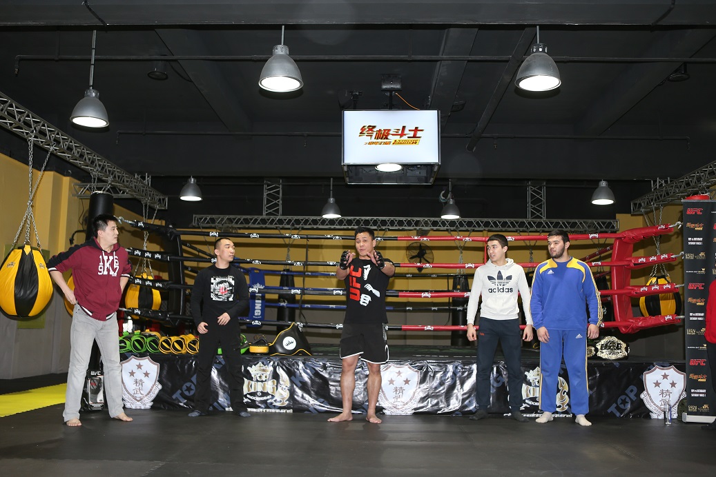 UFC格斗巨星康李在上海粉丝见面会图片