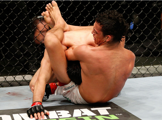 UFC上半年最佳降服盘点 奥利维拉蟒蛇绞列头筹