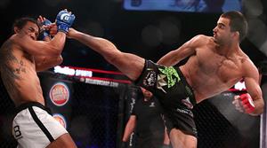 Bellator153：亨德森首秀失利 科雷什科夫强势卫冕（视频）