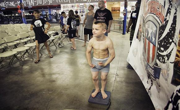 少年强则国强!国外儿童MMA综合格斗训练!