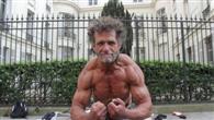 “法国犀利哥”50岁肌肉流浪汉网络爆红（视频）