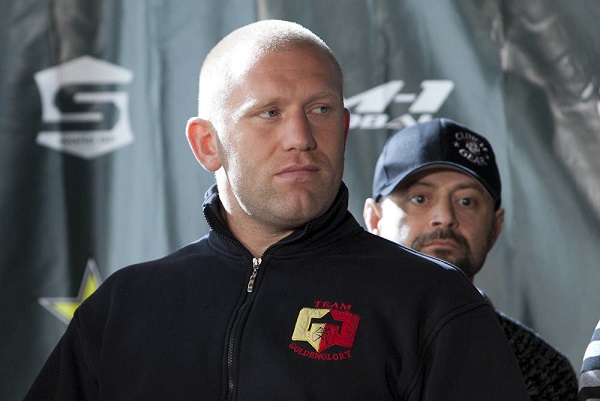 GLORY17:“空降兵”卡尔顿诺夫因伤退赛