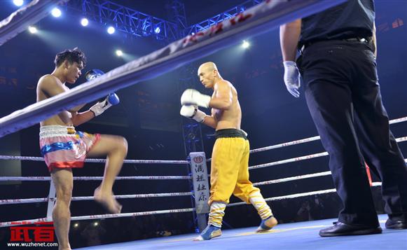 武林风走进蚌埠 一龙方便上演精彩KO