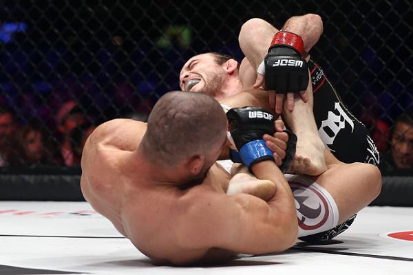 WSOF9:帕亚雷斯继续锁腿终结对手夺冠