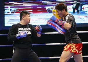 “我就是拳王”北京站:厨师登台越战越勇 女侠打擂虎虎生威