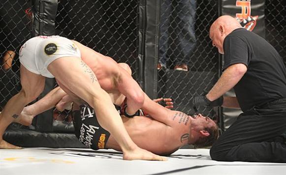 WSOF 6比赛结果:伯克曼被断头台降服 牺牲哥艰难获胜