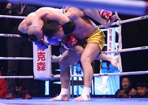 我就是拳王上海站冠军之夜:拼命老爸=拼爹 狼人阿力擂台长嚎