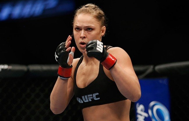 隆达·罗西在UFC 175手部骨折,目前正考虑推迟下次比赛